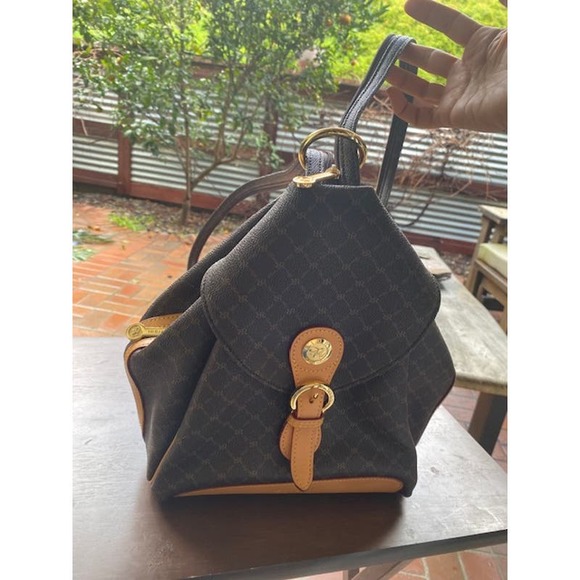 Beautiful Rioni Convertible Backpack - Picture 2 of 13